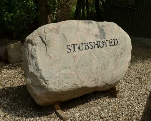 Gårdsten med navn til Stubshoved